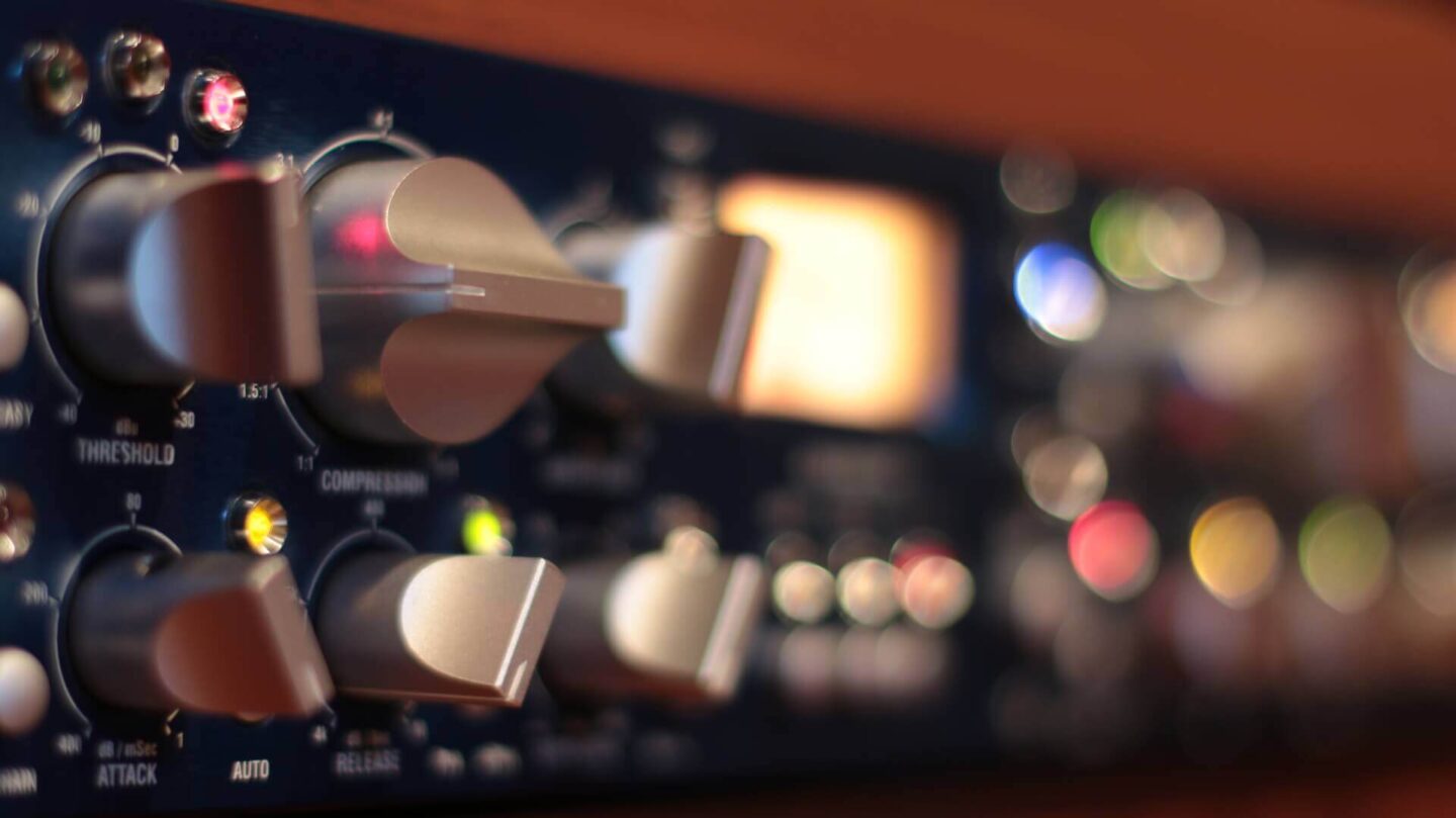 Introducción a MixingSeries Video tutorial de mezcla MixingSeries scaled » Onix Mastering Studio Introducción a MixingSeries - Video tutorial de mezcla - MixingSeries - Onix Mastering Studio